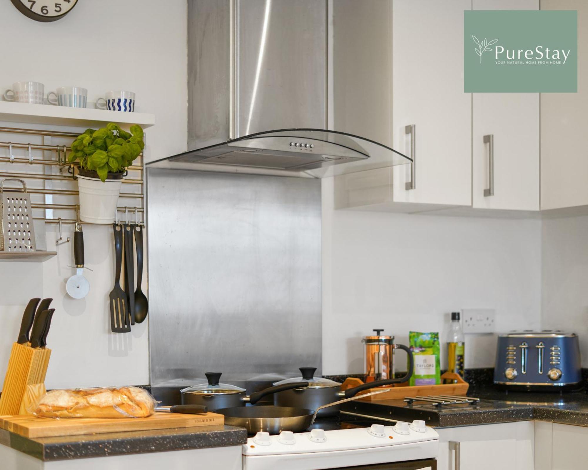 Stunning Two Bed Leamington Apartment With Free Wifi By Purestay Short Lets & Serviced Accommodation Leamington Spa Exterior foto