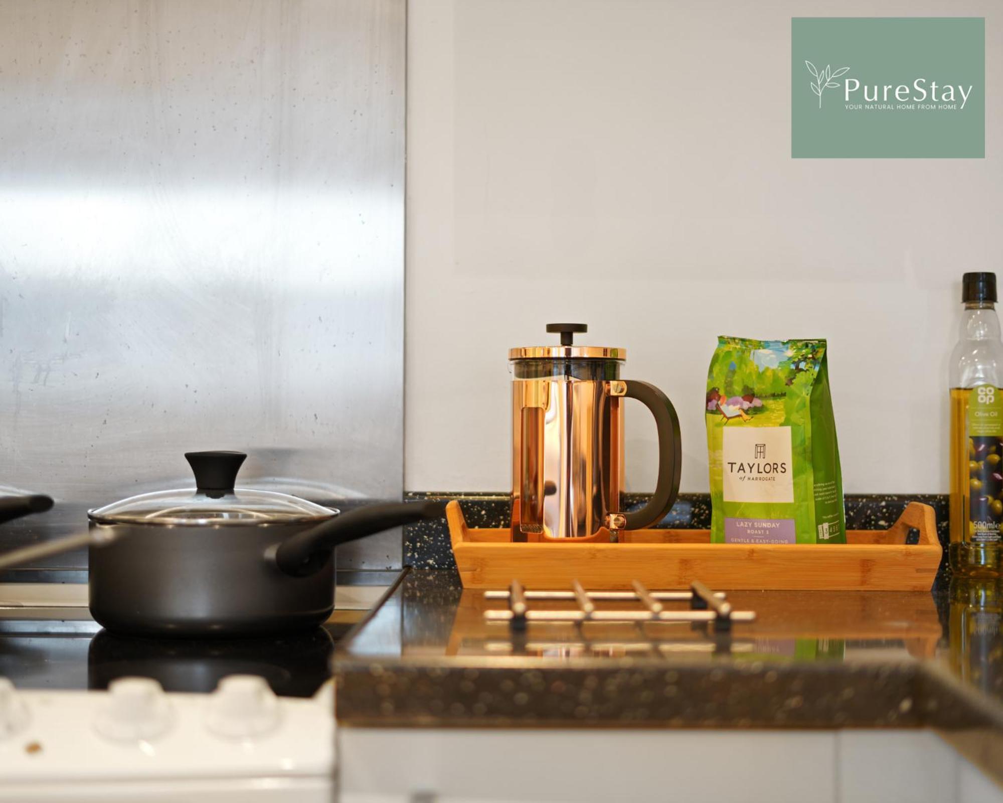 Stunning Two Bed Leamington Apartment With Free Wifi By Purestay Short Lets & Serviced Accommodation Leamington Spa Exterior foto
